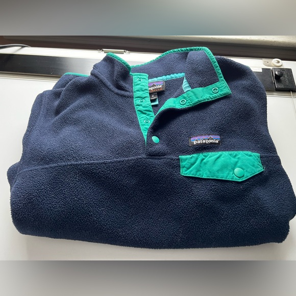 Patagonia Tops - Patagonia Lightweight Synchilla Snap-T Pullover Navy Blue with green trim